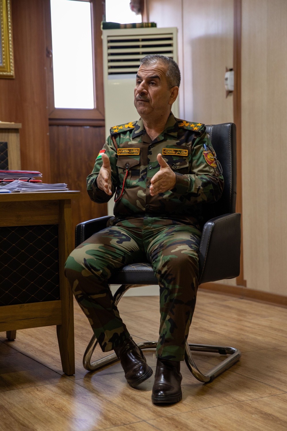 Coalition Advisor Meets with Peshmerga Director of General Administration