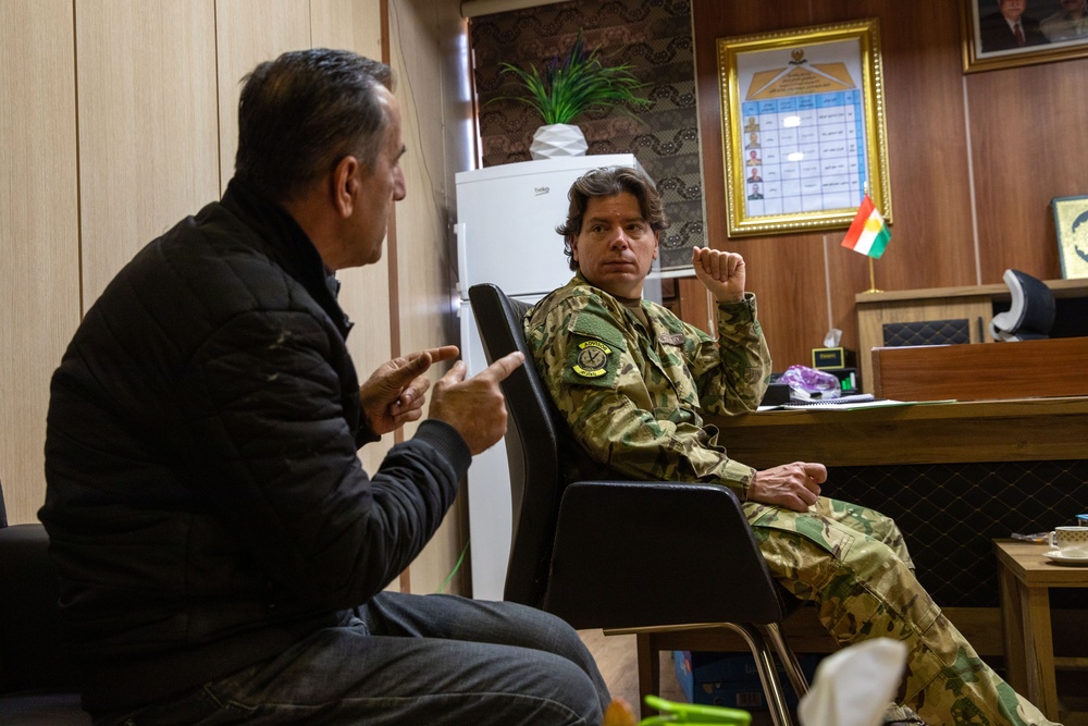 Coalition Advisor Meets with Peshmerga Director of General Administration