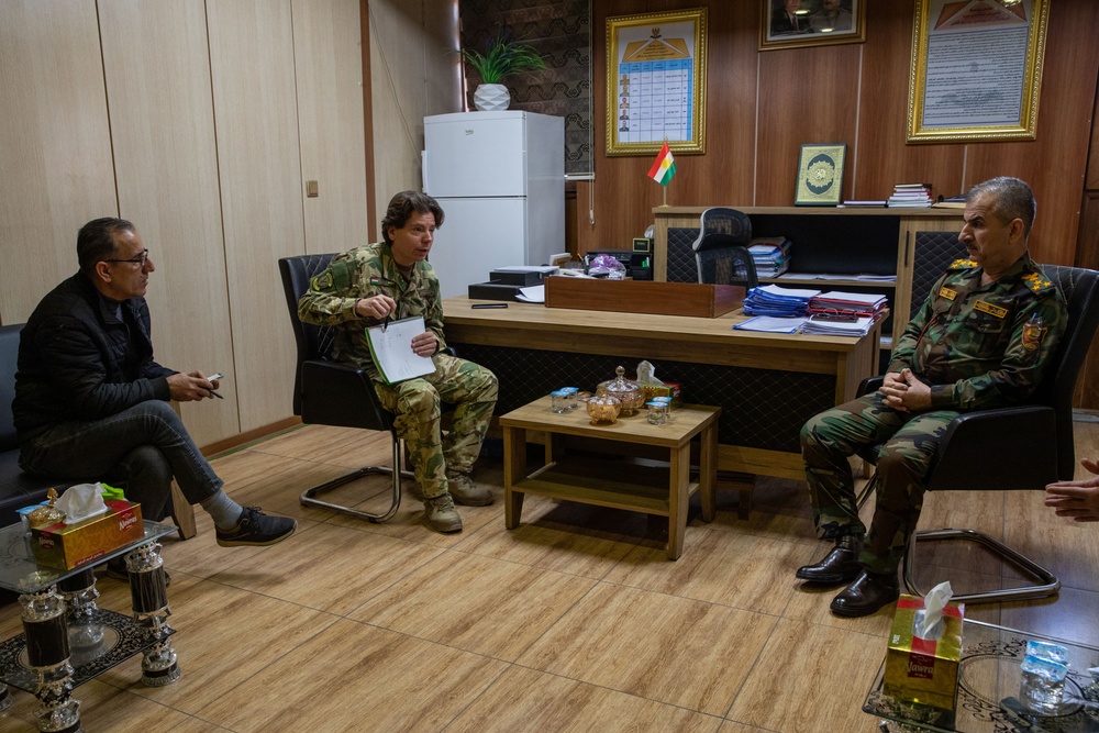 Coalition Advisor Meets with Peshmerga Director of General Administration