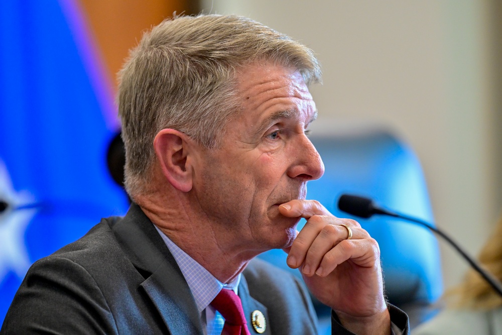 U.S. Rep. Rob Wittman visits DLA Aviation at DSCR