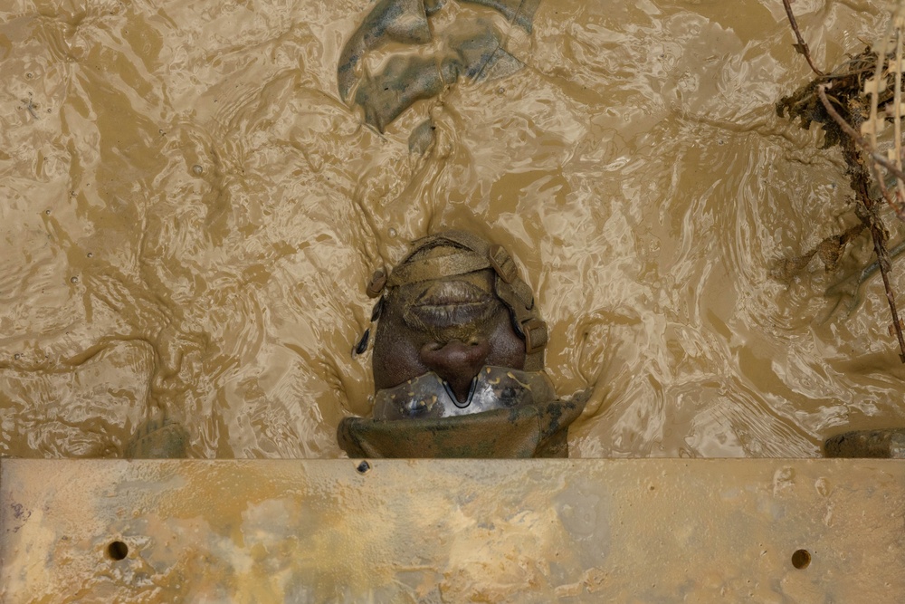 12th LCT Marines Maneuver through a Jungle Endurance Course