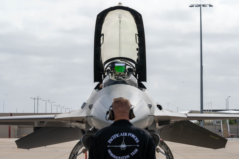 USAF and RAAF integrate at Avalon Australian International Airshow 2025
