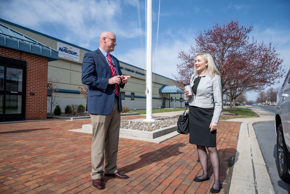 Navy Financial Management Systems Senior Executive Service members visit NAVSUP for audit planning