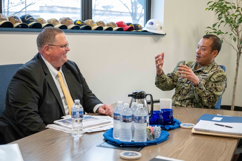 Navy Financial Management Systems Senior Executive Service members visit NAVSUP for audit planning
