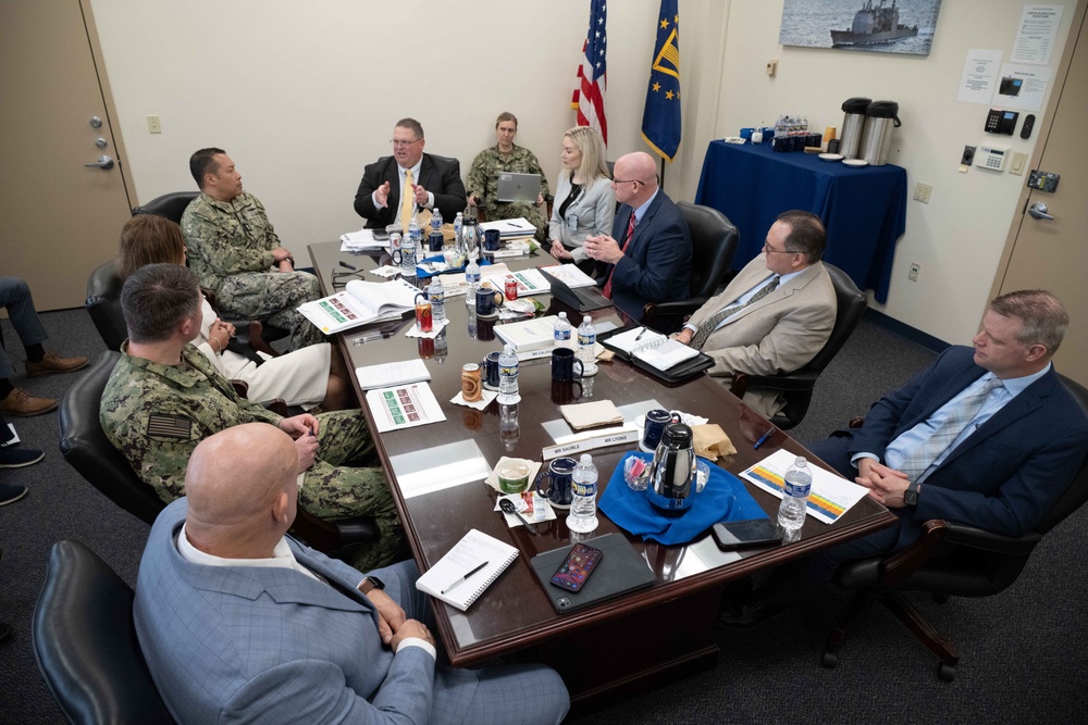 Navy Financial Management Systems Senior Executive Service members visit NAVSUP for audit planning