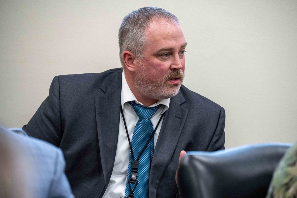 Navy Financial Management Systems Senior Executive Service members visit NAVSUP for audit planning