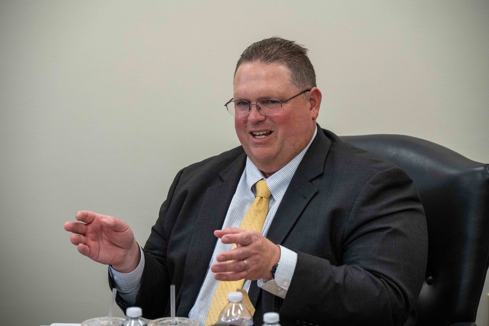 Navy Financial Management Systems Senior Executive Service members visit NAVSUP for audit planning