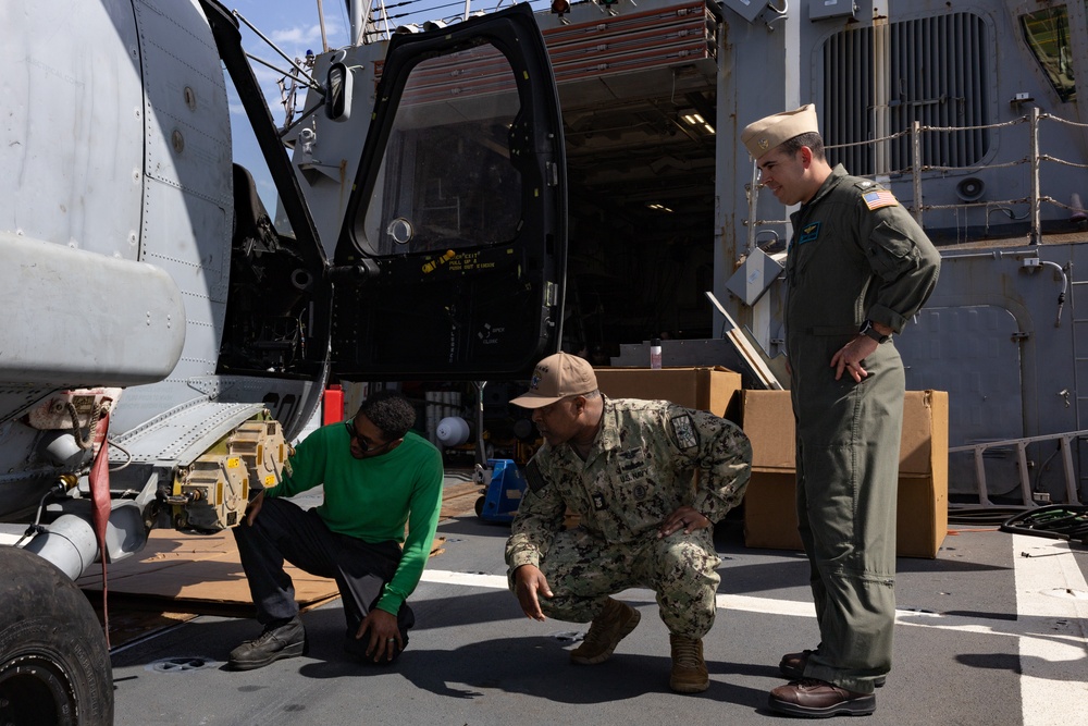 Destroyer Squadron (DESRON) 60 Key Officials Visit USS Oscar Austin (DDG 79)