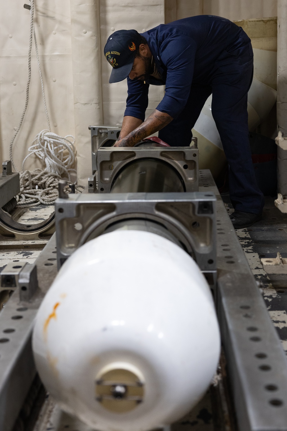 Destroyer Squadron (DESRON) 60 Key Officials Visit USS Oscar Austin (DDG 79)