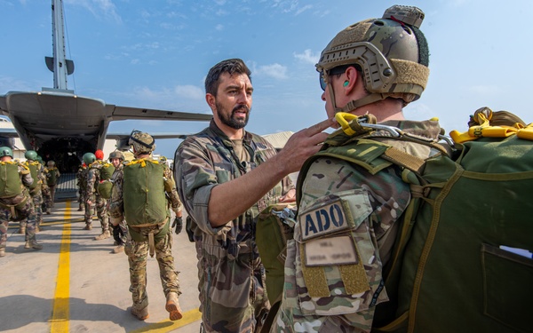 US and French Forces Conduct Joint Parachuting Exercise in Djibouti