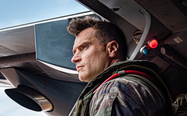 US and French Forces Conduct Joint Parachuting Exercise in Djibouti