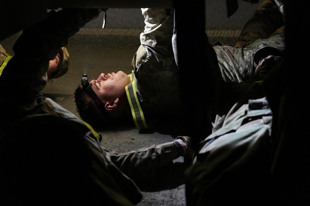Atlas Soldiers Conduct Vehicle Recovery Operation