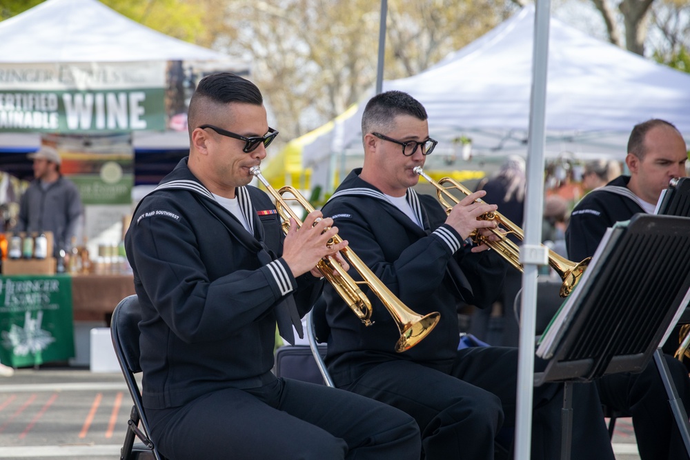 Navy Band Southwest performs at Sacramento Farmers Market