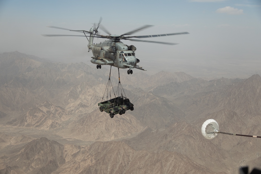 WTI 2-25: CH-53 Heavy Lift Air Refueling