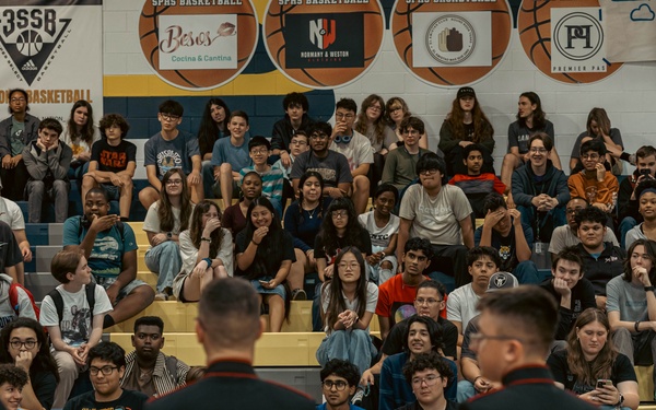 Marine Band San Diego’s Brass Band Performs at Stony Point HS