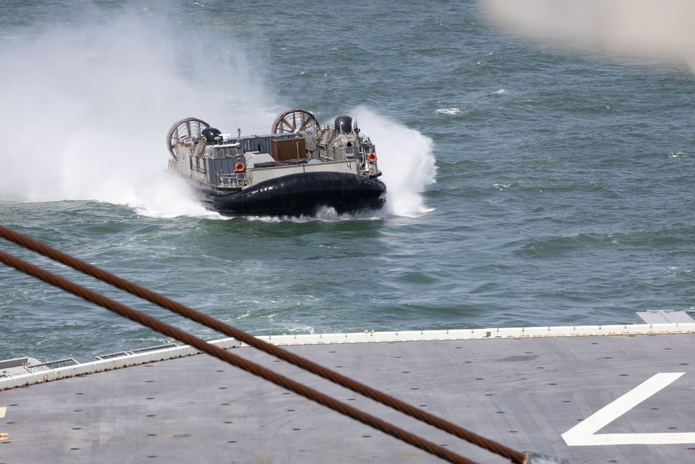 LCACs Prepare to Dock on USS Iwo Jima