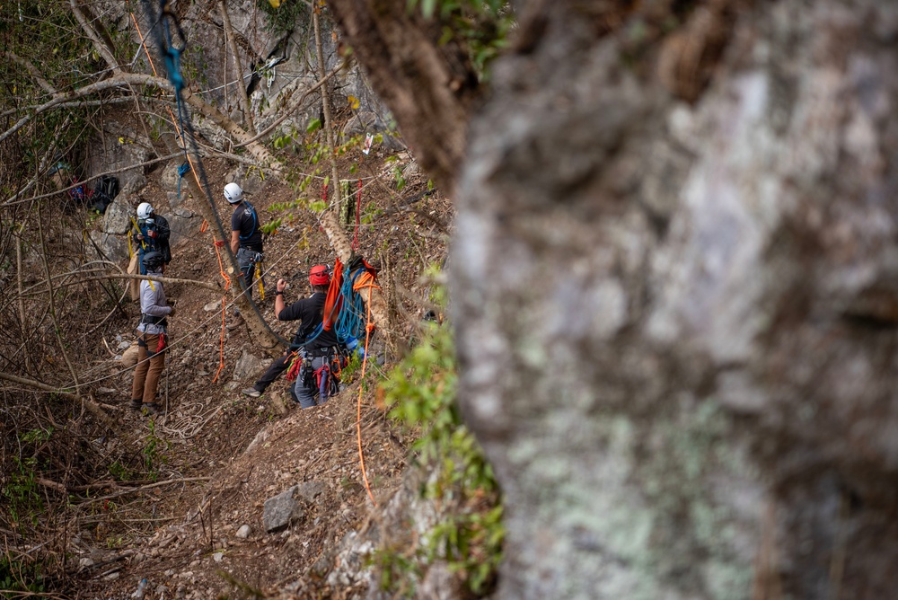 25-2 LA Conducts Recovery Operations