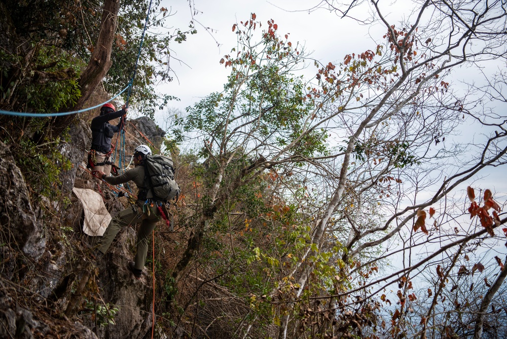 25-2 LA Conducts Recovery Operations
