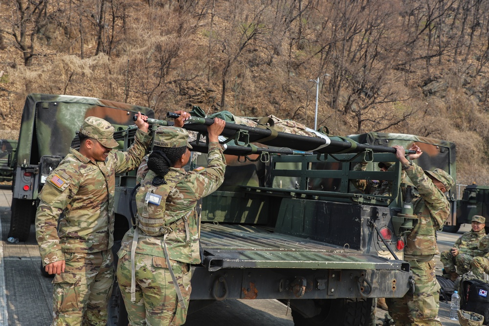 U.S. Army soldiers participate in E3B setup