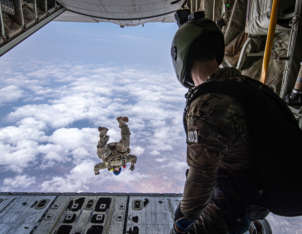 US and French Forces Conduct Joint Parachuting Exercise in Djibouti