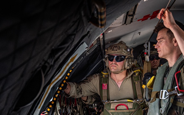 US and French Forces Conduct Joint Parachuting Exercise in Djibouti