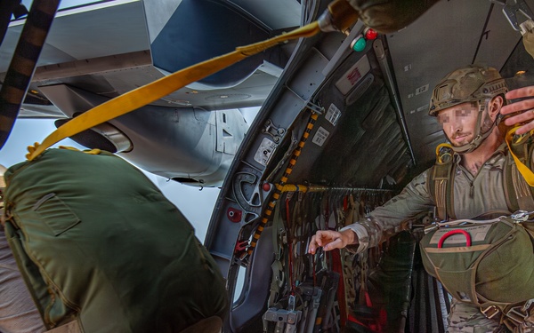 US and French Forces Conduct Joint Parachuting Exercise in Djibouti