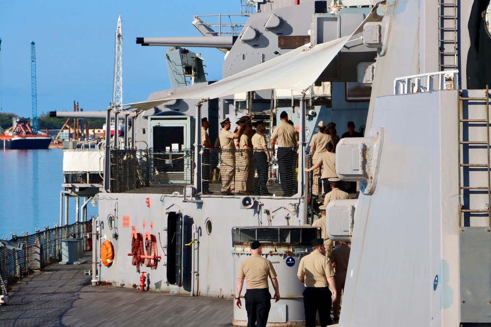 NAVSUP FLC Pearl Harbor Visits Historic USS Missouri