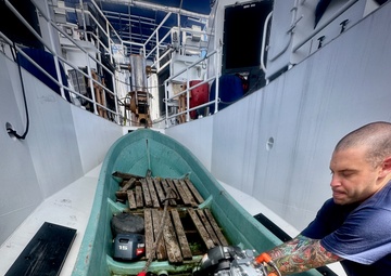 USCGC Oliver Henry repsond to SAR in FSM