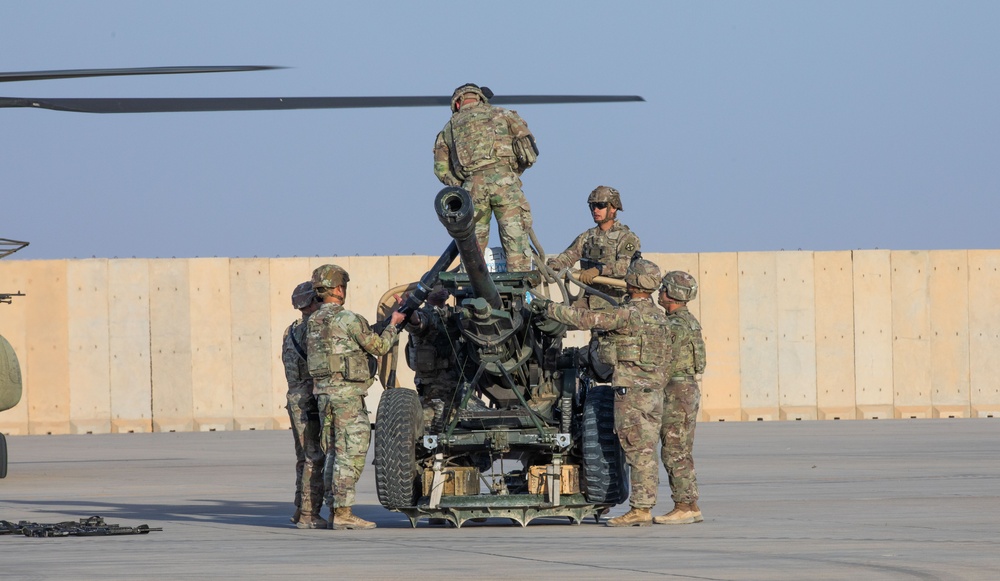 U.S. Troops Conduct Howitzer Airlift