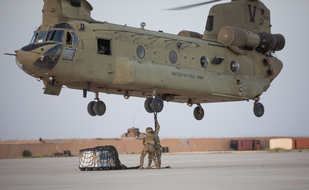 U.S. Troops Conduct Howitzer Airlift