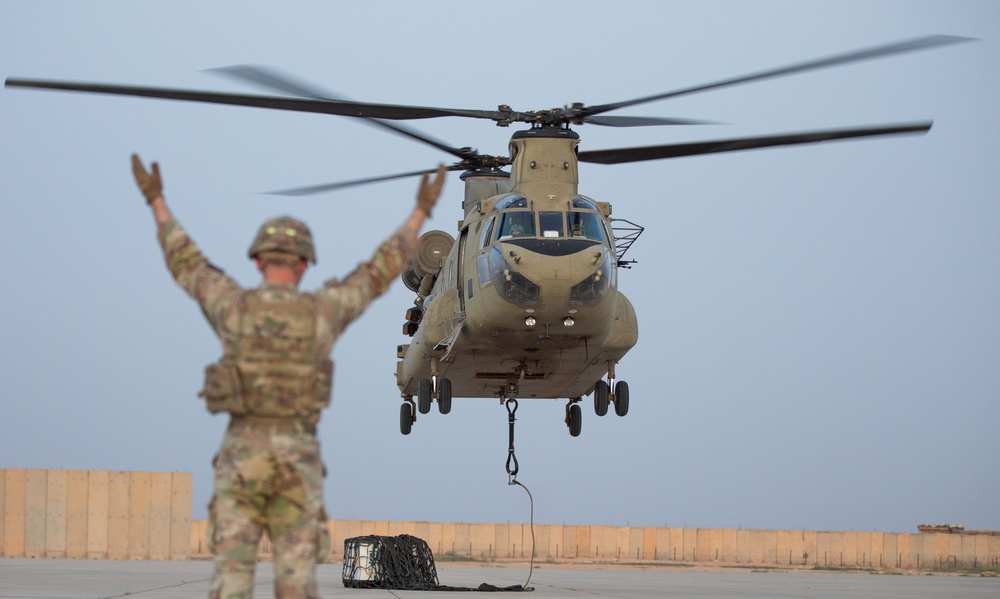 U.S. Troops Conduct Howitzer Airlift
