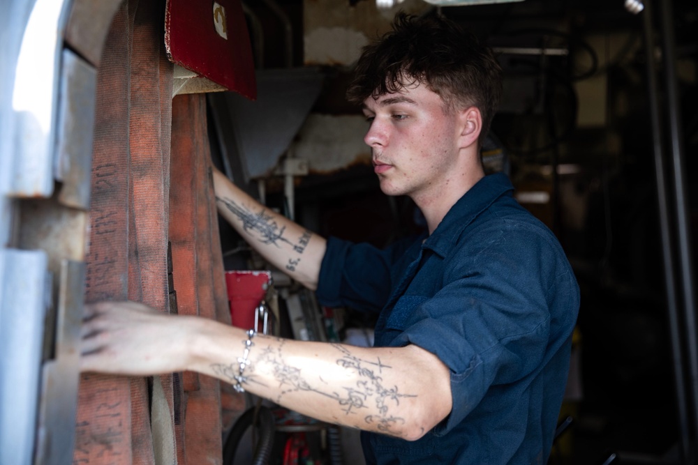 Wayne E. Meyer Sailors Test Damage Control Equipment