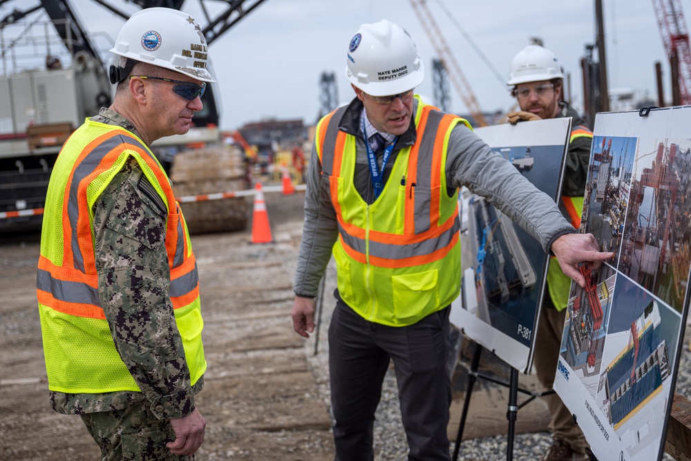 Rear Adm. Behning Visits PNSY