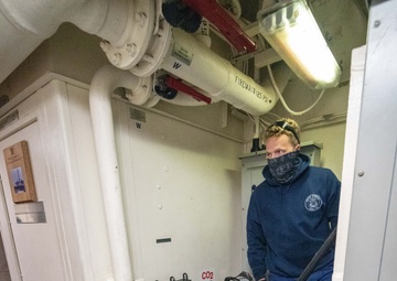 U.S. Coast Guard Cutter Kimball conducts at-sea transfer with U.S. Coast Guard Cutter Forward