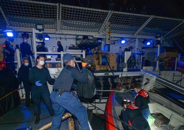 U.S. Coast Guard Cutter Kimball recovers jettisoned cocaine bales in Eastern Pacific Ocean