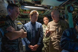 US, Australian Naval Leaders Ride Submarine, Strengthening Bilateral Ties