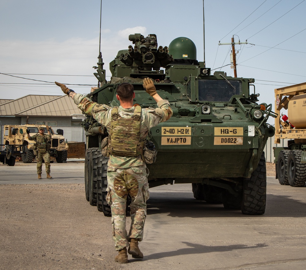 U.S. Soldiers conduct a squad level reconnaissance patrol along the southern border