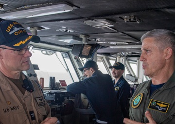 Commander of U.S. Pacific Fleet Visits USS Nimitz