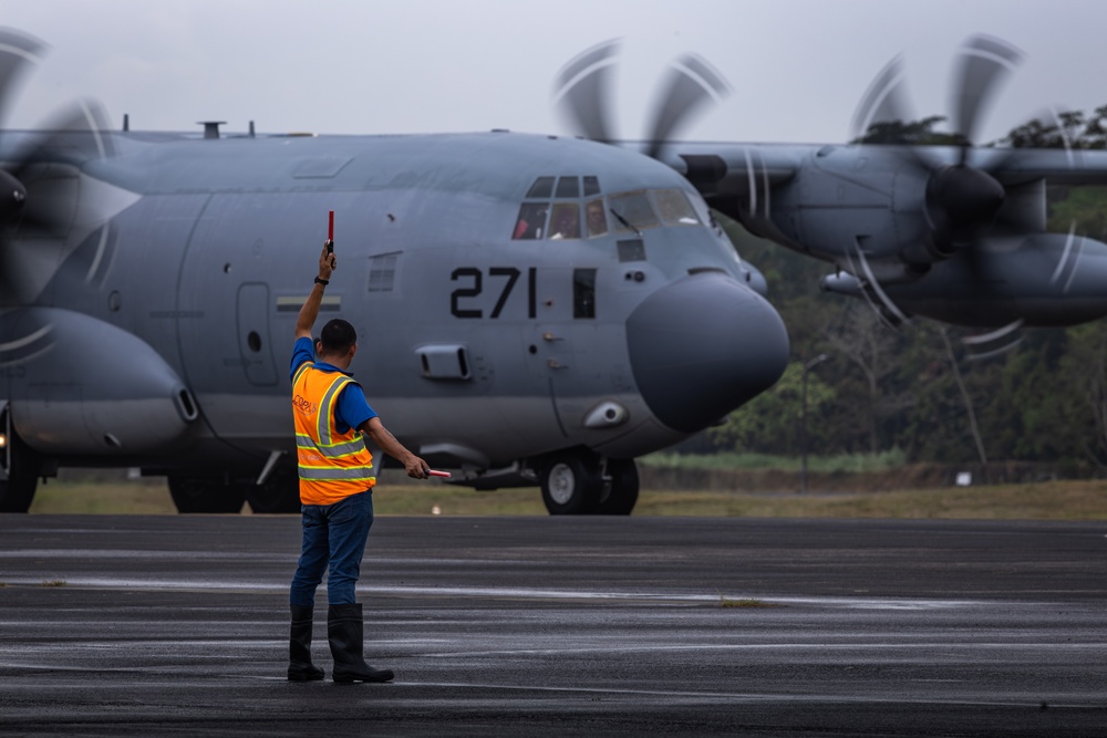 VMGR-252 Arrives to Panama