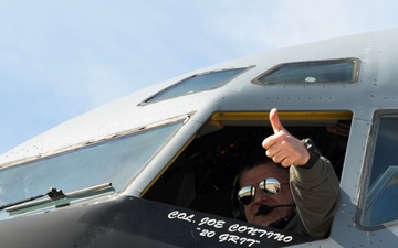 914th Air Refueling Wing Commander completes 'Fini' flight