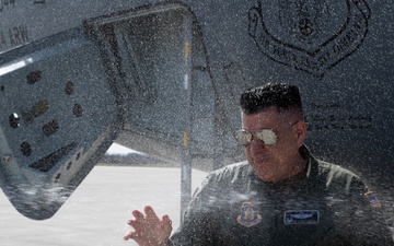 914th Wing Commander celebrates flying legacy with 'Fini' flight