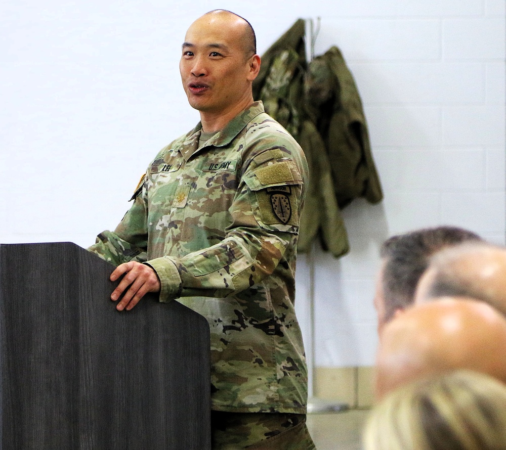 Illinois battalion welcomes home team, deploys two others in combined ceremony