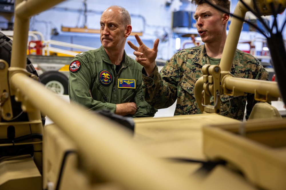 Marines from the 22nd LAAD Brief Commander, ESG 2 on L-MADIS