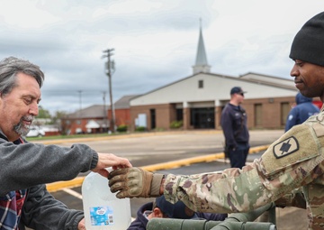 Ark. Guardsmen Deliver Fresh Water After The Storm