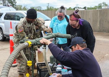 Ark. Guardsmen Deliver Fresh Water After The Storm
