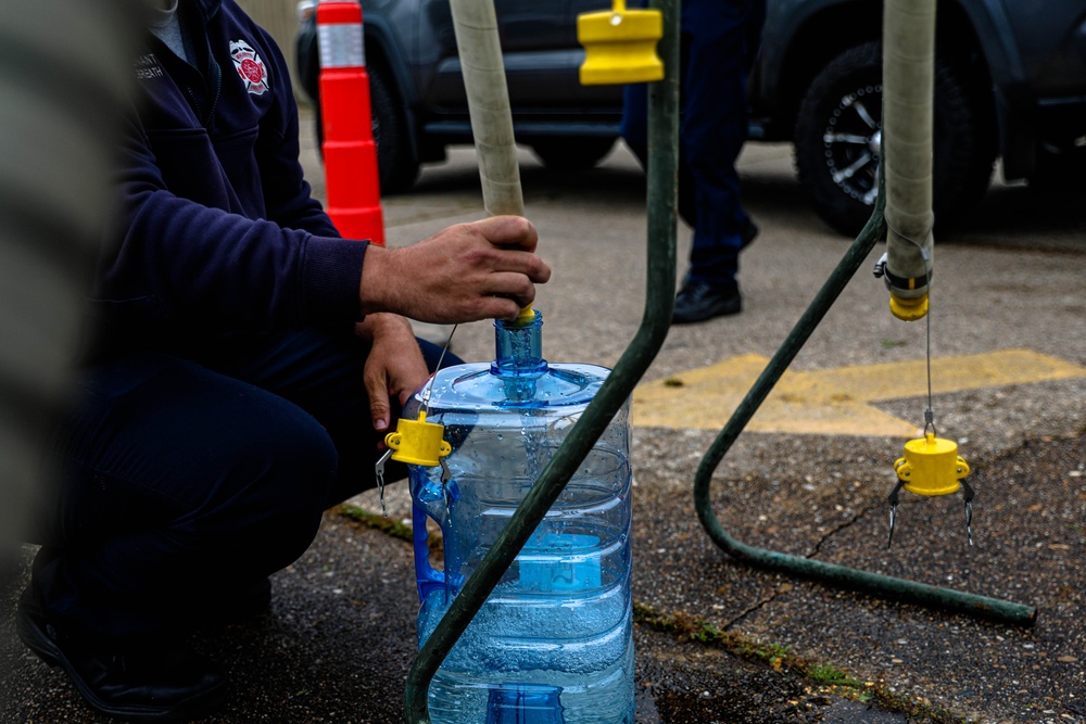 Ark. Guardsmen Deliver Fresh Water After The Storm