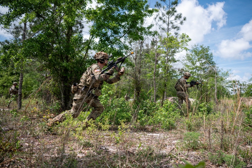 2-124 Conducts Squad Tactics Training At CBJTC