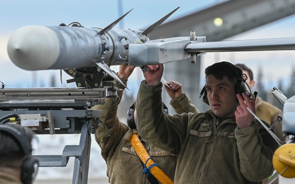 354th MXG hosts 1st quarter load competition