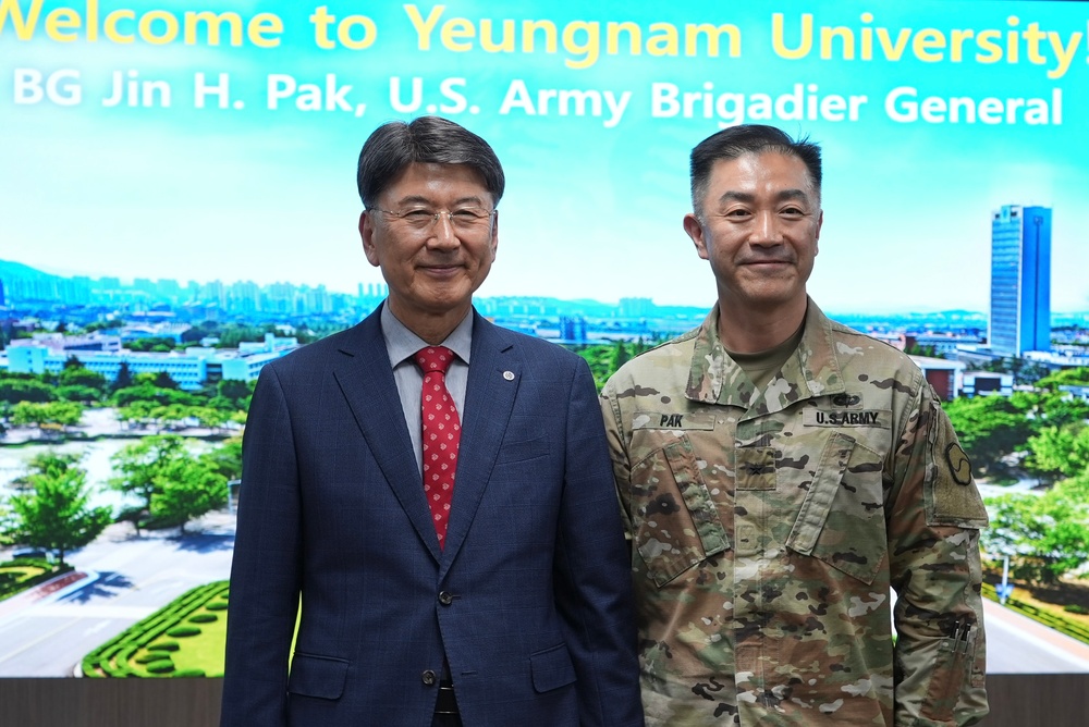 19th ESC Command General Brig Gen. Pak visits Yeungnam University
