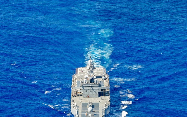 USS Blue Ridge (LCC-19) Transits the Pacific Ocean